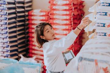 Trader or Wholesaler