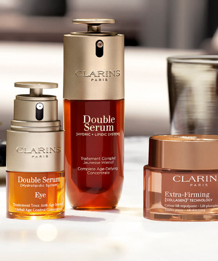 Complimentary skincare product and pouch at Clarins | UOB Malaysia
